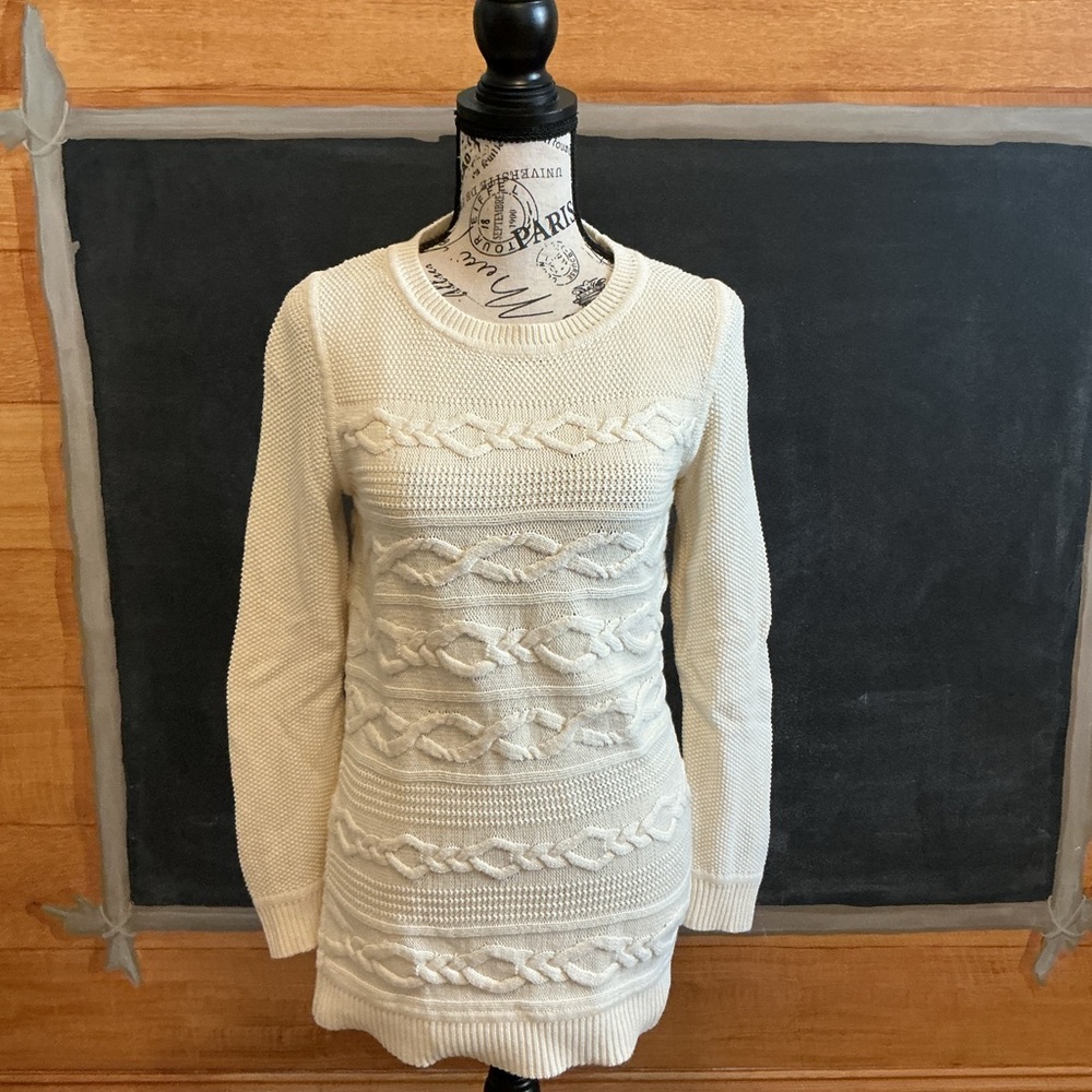 Talbots Cable Knit Cream colored long sleeved sweater size Small